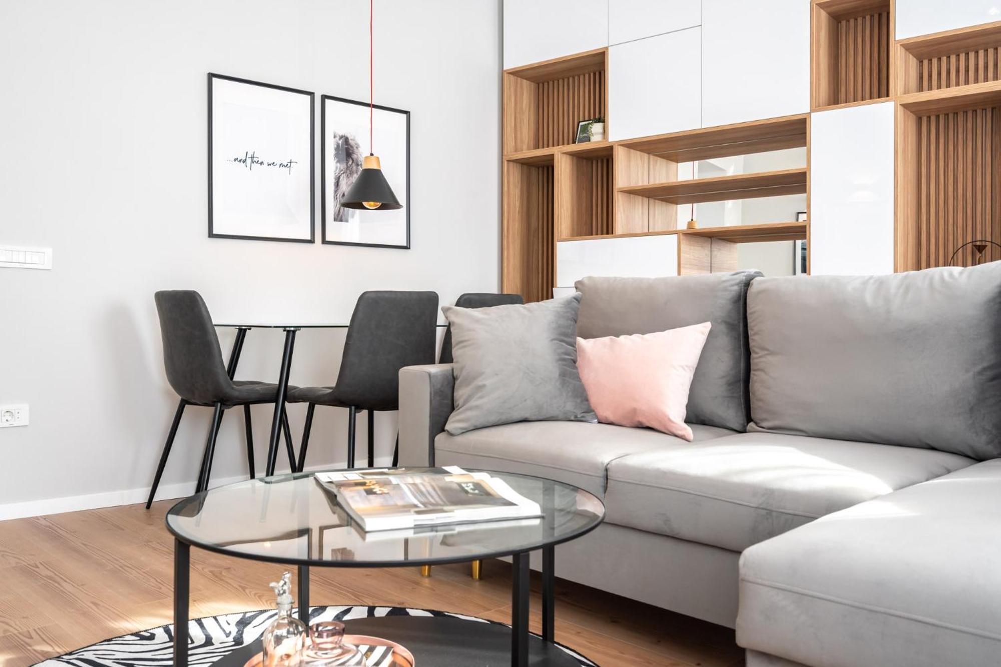 The Loft Luxury Apartments-near The Park In The Center Apartment